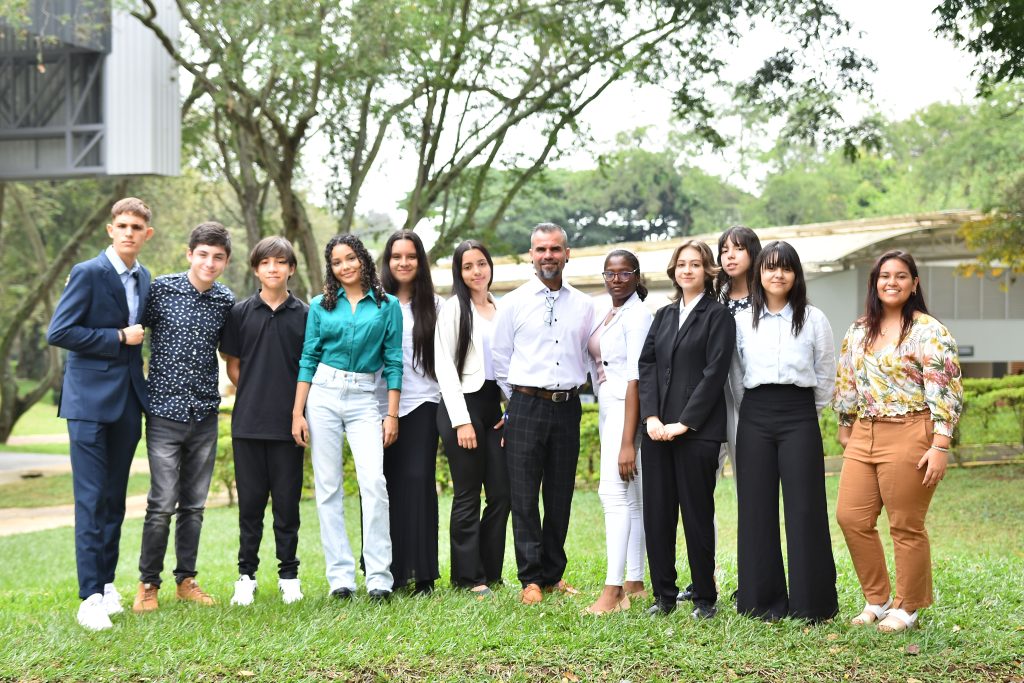 Colegio Guías visitó Cañaverales