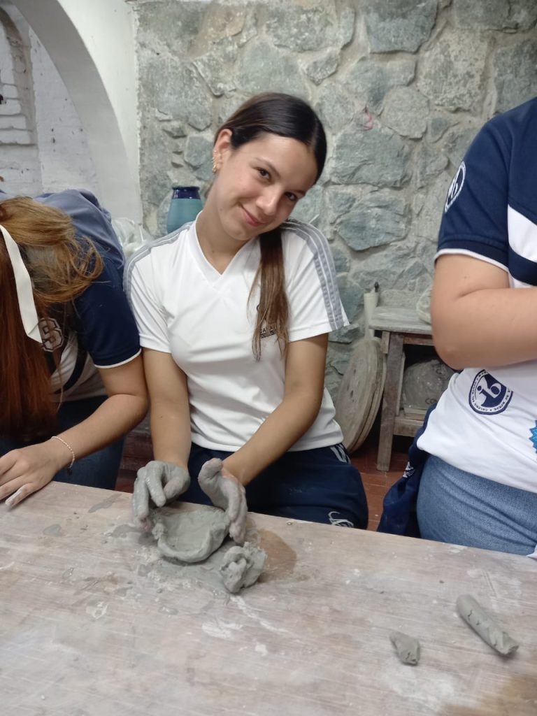 Taller de cerámica y exposición de arte